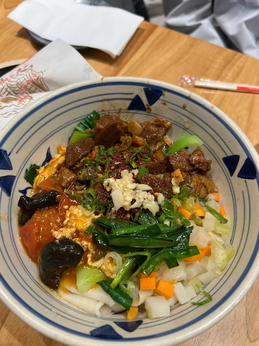 Noodles with Ground Pork and Hot Chili Oil Dressing 臊子油泼面